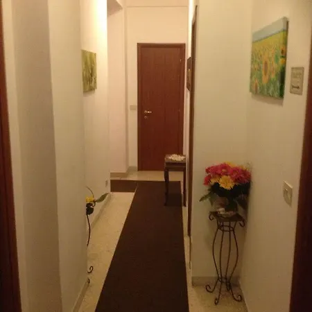 Sabrina Oda ve Kahvaltı